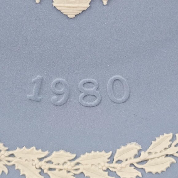 Vintage Wedgwood Collector Plate St James's Palace Christmas Blue Jasperware 80 - Picture 3 of 8